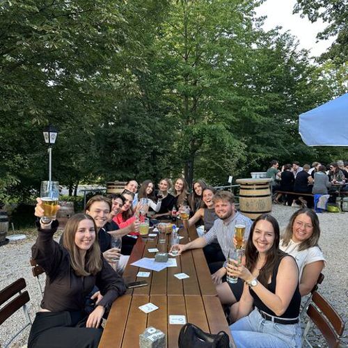 AKGM Homecoming 2026 Gruppe Biergarten